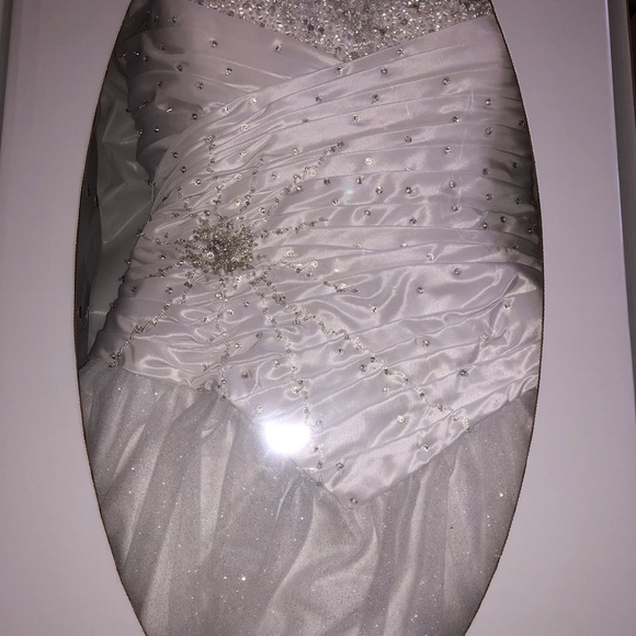 Wedding Dress custom enhanced with Swarovski crystals - Picture 3 of 7